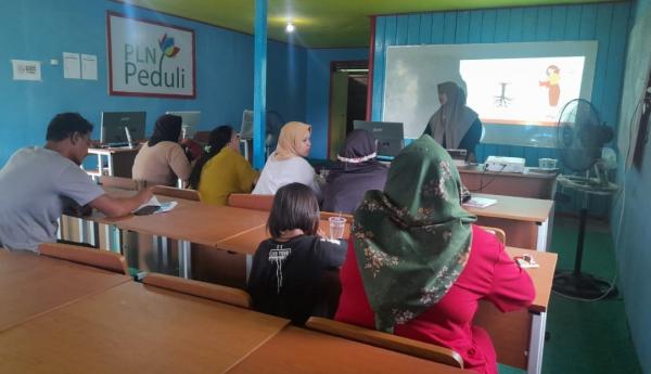 PLN Beri Pendidikan Merata Untuk Masyarakat Putus Sekolah di Tanjung Palas Hilir