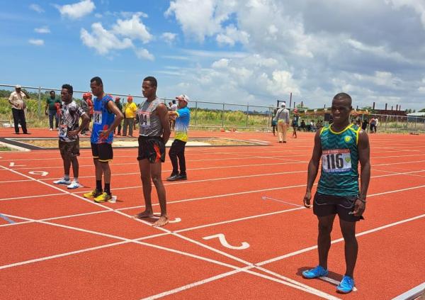 Yoppy Epmbai Sumbang Medali Emas untuk Asmat di Lomba Lari 400 Meter