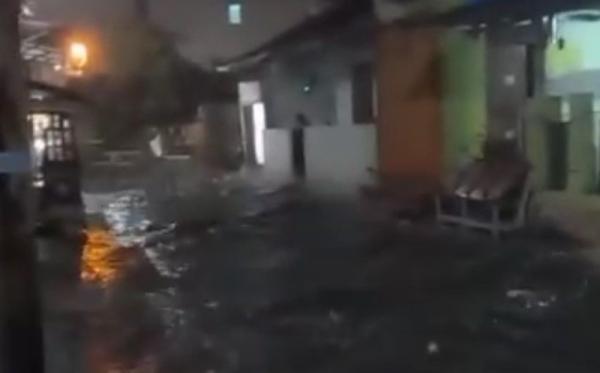 Wilayah Cipadu Tangerang Banjir, Hujan Deras Guyur Jabodetabek