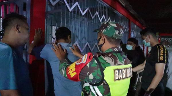 Petugas Gabungan Gelar Razia di Lapas Semarang, Ini Hasilnya