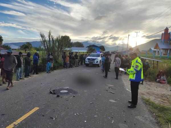 Polisi Tangani Kasus Kecelakaan Yang Akibatkan 2 Orang Meninggal Dunia di Dogiyai