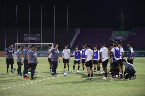Alasan Bima Sakti Pilih Latihan Malam Jelang Laga Grup A Piala Dunia U-17 2023