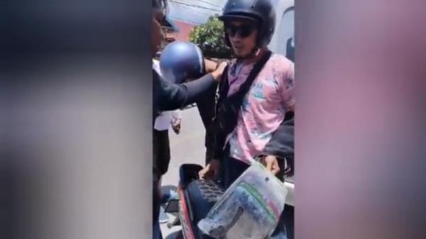 BNNK Baubau Ringkus 2 Pemuda setelah Jemput Paket Ganja 2 Kg di Kantor Jasa Pengiriman Barang