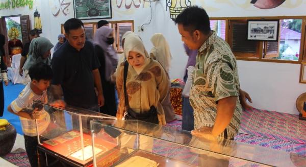 Tim Balai Pelestarian Kebudayaan Wilayah 1 Kunjungi Anjungan Pidie Jaya di PKA Ke-8