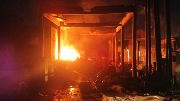 Pemkab Sidoarjo Pastikan Beri Bantuan Bagi Korban Kebakaran di Jumputrejo Sukodono