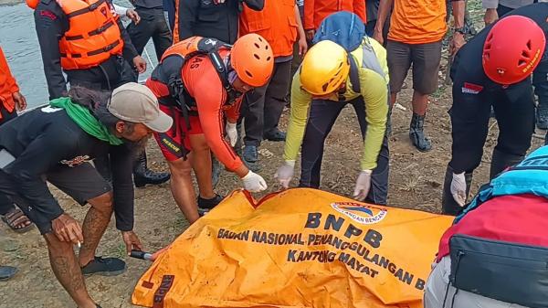 Remaja Warga Bandung yang Terseret Arus Sungai Citarum Ditemukan Sudah Meninggal Dunia