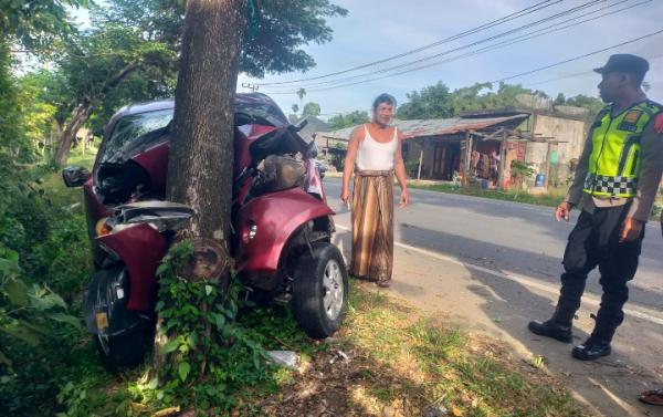 Kronologis Kecelakaan Mobil Hantam Pohon di Pidie Jaya, Seorang PNS Tewas saat Dilarikan ke RS