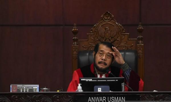 Tok, MKMK Berhentikan Anwar Usman Sebagai Ketua MK