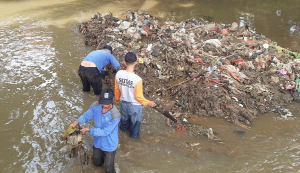 Dinas PUPR Depok Lakukan Berbagai Upaya Antisipasi Banjir Musim Hujan