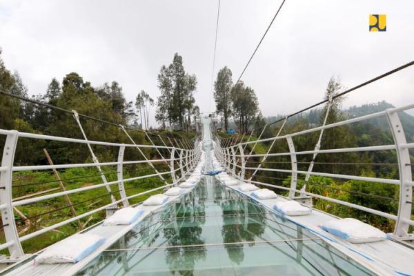 Presiden Jokowi Akan Meresmikan Jembatan Kaca yang Spektakuler di Bromo Akhir November 2023