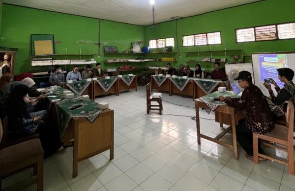 Tim P2AD UMS Lakukan Pendampingan Tangkal Hoaks dan Judi Online di Purbalingga