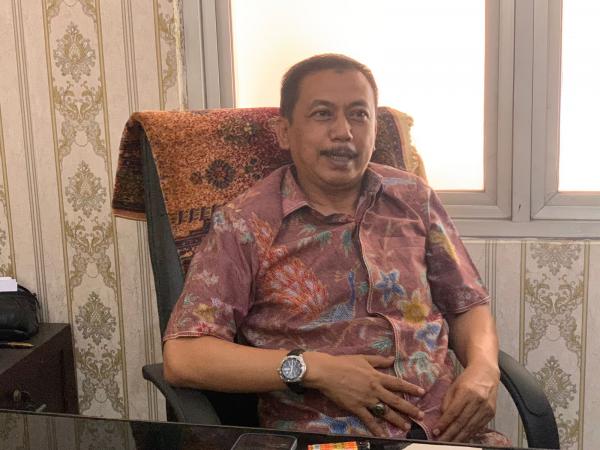Pemadaman Kebakaran TPS Jalupang Alot, DLH Karawang Pinjam Alat Pompa Air Pemkot Bandung