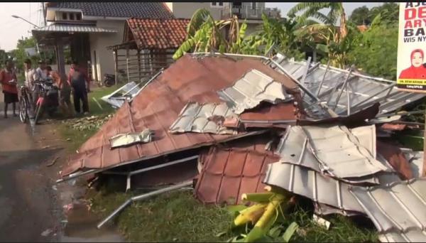 Puluhan Rumah di Kabupaten Tegal Rusak Parah Diterjang Angin Puting Beliung