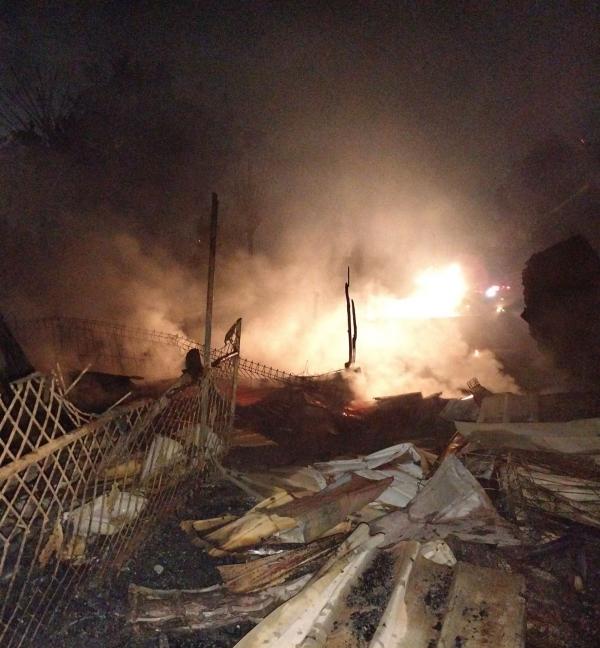 BREAKING NEWS: Gudang Pengolahan Limbah di Purwasari Habis di Lalap Api