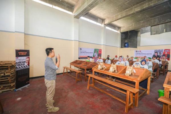 Ciptakan Tenaga Kerja Terampil, Ganjar Creasi Gelar Pelatihan Melinting Tembakau di Malang