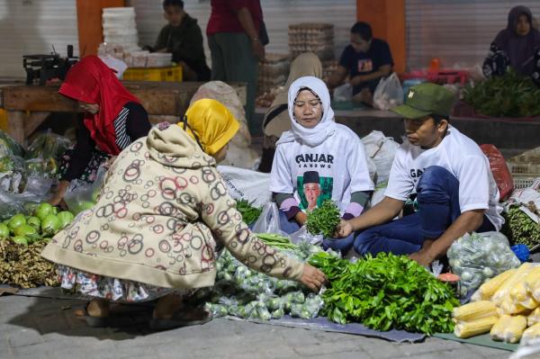 Pedagang Sayur Keliling Sukarela Bantu Sosialisasikan Ganjar-Mahfud ke Warga di Bojonegoro