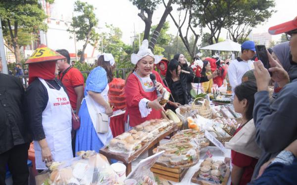 Pemkot Semarang Ajak Masyarakat Kenyangan Tanpa Nasi Beras di Festival 