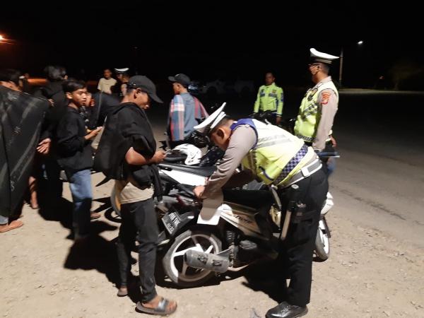 Puluhan Kendaraan Diamankan Polisi saat Razia Malam Akhir Pekan di Sejumlah Tempat di Pringsewu