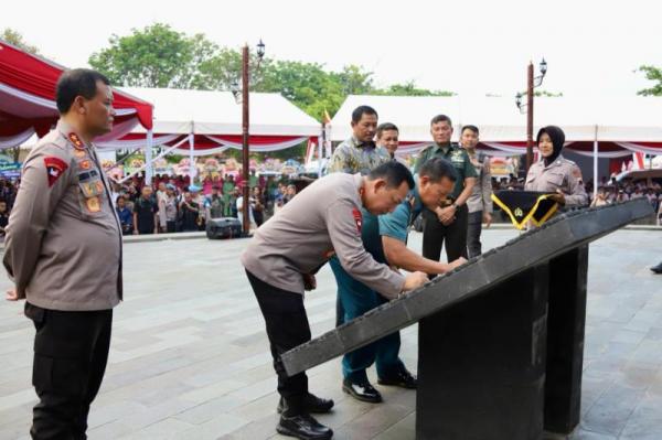 Monumen Jenderal Hoegeng Diresmikan, Sang Istri Eyang Meri Hadir Virtual