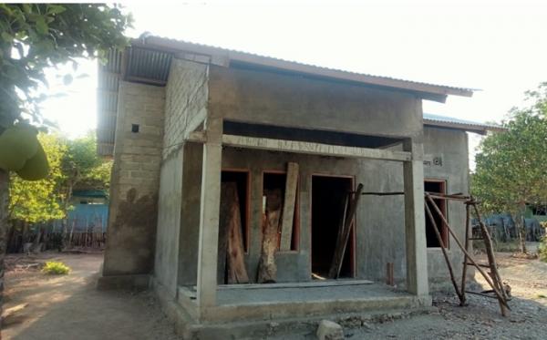 Warga Desa Letneo Selatan Keluhkan 2 Tahun Keterlambatan Pembangunan Rumah Layak Huni