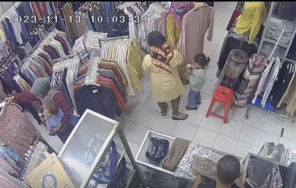 Viral Emas 30 Gram Raib Dicopet, Pelaku Terekam CCTV