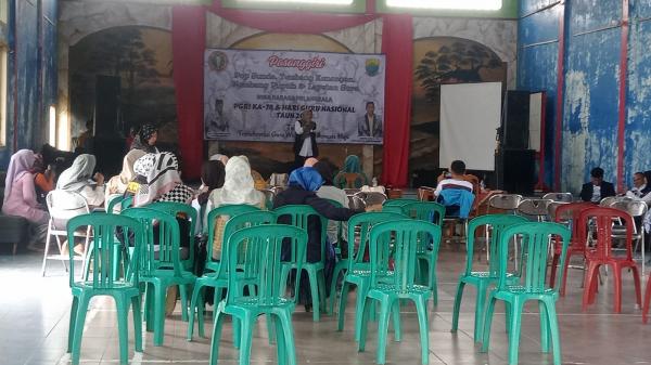 Momen HUT PGRI Guru di Sindangbarang Cianjur Meriahkan dengan Lomba Nyanyi