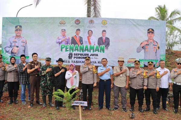 Sinergitas Polri dan Kemenko PMK Gelar Aksi Penanaman 10 Juta Pohon Serentak se- Indonesia