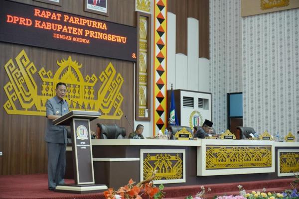Paripurna DPRD Pringsewu dengan Agenda Penyampaian RAPBD 2024