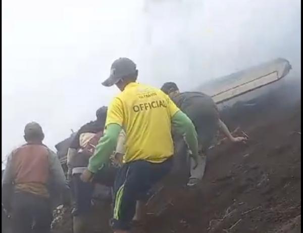 Warga Melihat Ada Orang Terjebak di Dalam Pesawat TNI AU yang Jatuh Di Lereng Gunung Tengger