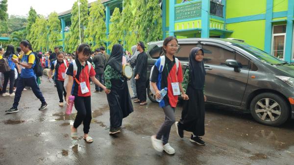 Siswa SD Non Muslim Kunjungi Pondok Pesantren di Ciamis, Jalin Persaudaraan Sejak Dini