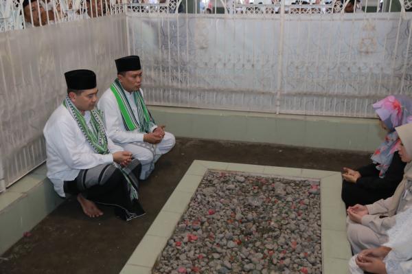 Setelah Ziarah Makam Dua Ulama di Lombok, Kemenag NTB ke Makam Sultan Muhammad Salahuddin di Bima