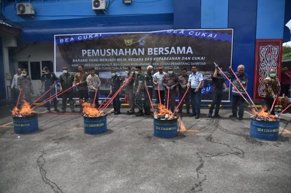 Rugikan Negara, Bea Cukai Sumut Musnahkan Barang Ilegal Senilai Rp2,376 Miliar