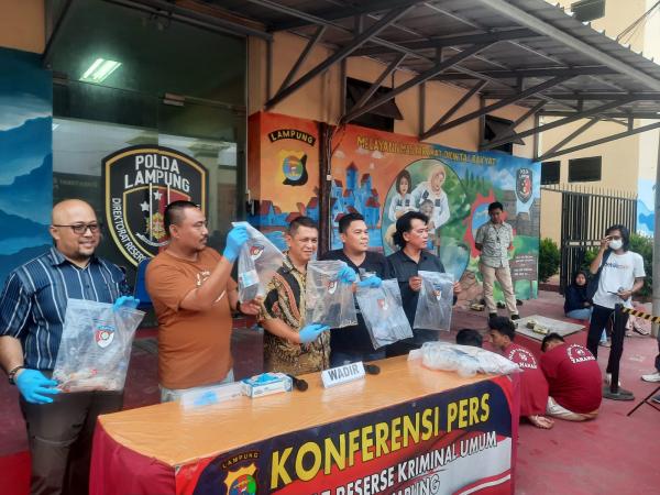 Polda Lampung Berhasil Amankan Pelaku Curat yang Menabrak Anggota Polri di Pesisir Barat