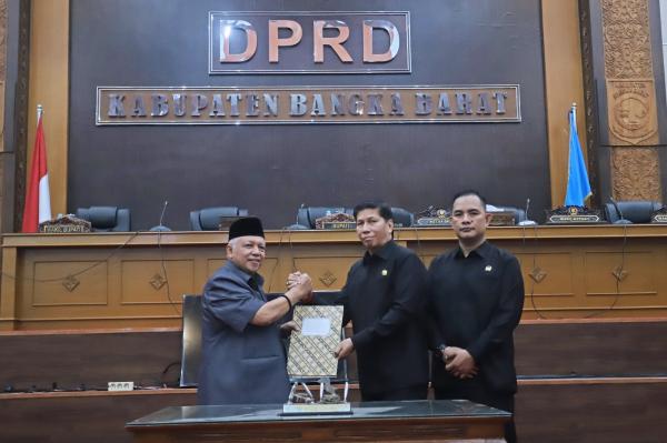 DPRD Kabupaten Bangka Barat Setujui 2 Raperda dalam Rapat Paripurna