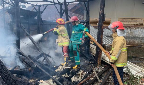 Gara-Gara Api Tungku, Dapur Rumah Eti Ludes Jadi Abu di Ciamis