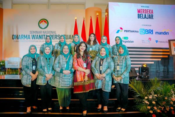 Kahiyang Ayu Ikuti Seminar Nasional DWP Peran Strategis Perempuan dalam Pembangunan Berkelanjutan