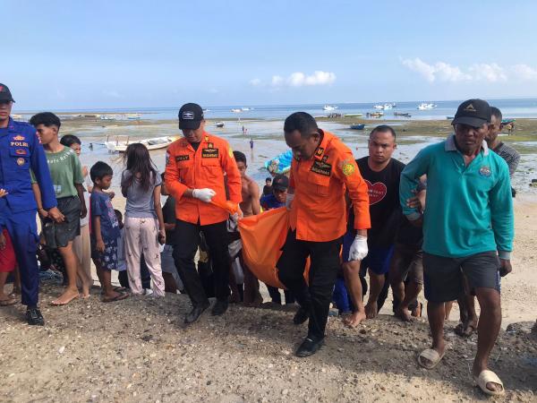 Jenazah WNA Austria di Pantai Namosain Kota Kupang Akhirnya Dievakuasi Tim SAR Gabungan