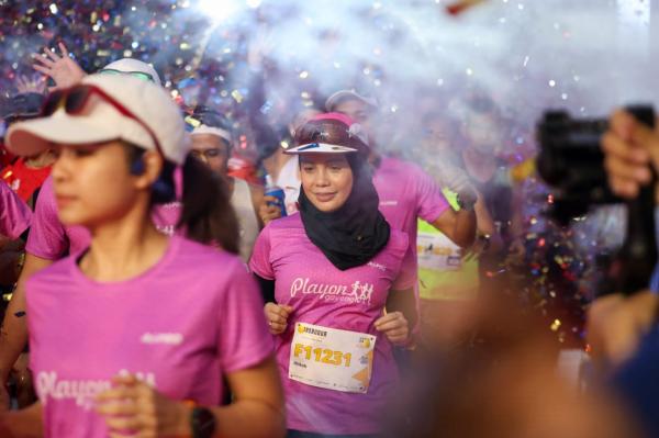 Luar Biasa, Istri Ganjar Kembali Finish Full Marathon 42 KM