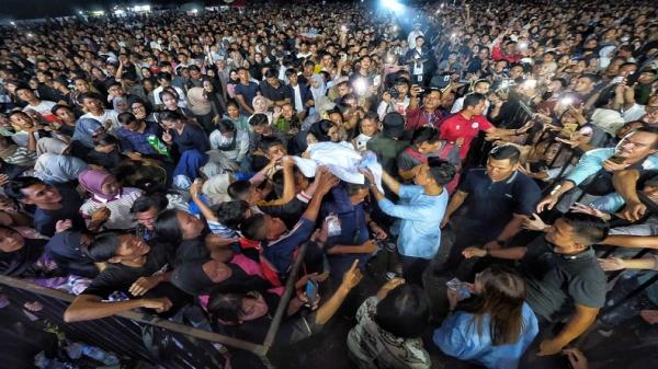 Konser Indonesia Maju di Pasir Putih Kota Jambi Disaksikan Ribuan Penonton