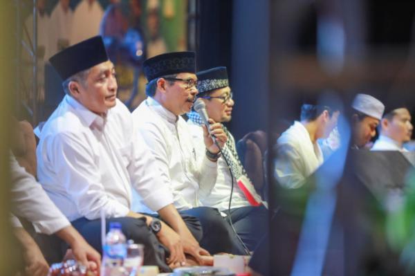 Dihadapan Ribuan Jamaah Jateng Bersholawat, Nana Sudjana Ajak Sukseskan Pemilu 2024