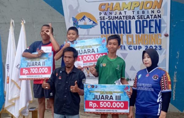 Agra, Climber Cilik Palembang Perebut Emas dan Perunggu di Ranau Open Sport Climbing