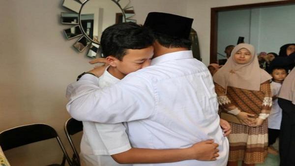 Menhan Prabowo Bertemu Keluarga Prajurit Gugur, Janji Bantuan untuk Anak-Anak Korban