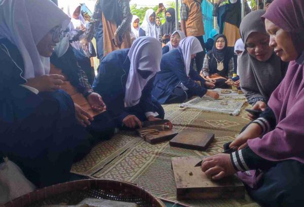 Siswa SMP Muhammadiyah PK Kottabarat Ikuti Home Stay, Belajar Kearifan Lokal