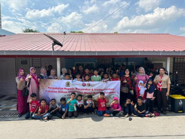 FH Universitas Wijaya Kusuma Surabaya Gelar Penyuluhan Hukum bagi Pekerja Migran di Malaysia