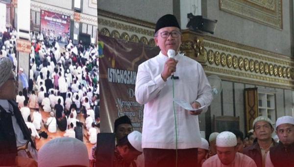 Satu Tahun Pasca Gempa Bumi, Warga Cianjur Dipimpin Buya Yahya Doa Bersama di Masjid Agung
