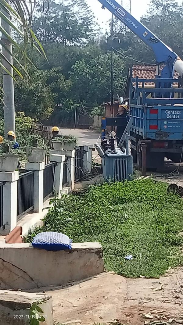 Tiang Gardu Trafo di Tanjung Mas Selesai Diperbaiki PLN dan Arus Listrik Normal Kembali