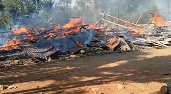 Kebakaran Berasal dari Pembakaran Sisa Pakan Sapi di Dalam Kandang, 3 Rumah Terbakar