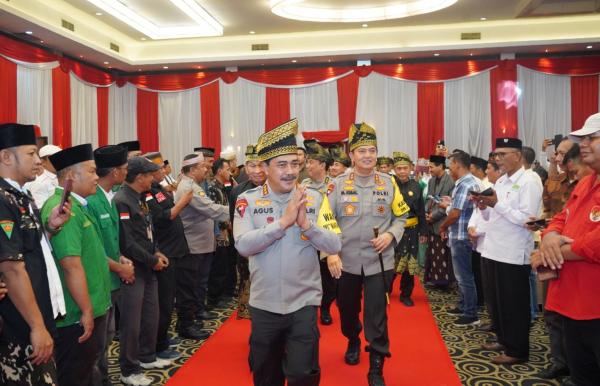 Komitmen Polri Jaga Keharmonisan dan Persatuan, Wakapolri Jalin Silaturahmi Bersama Masyarakat Riau