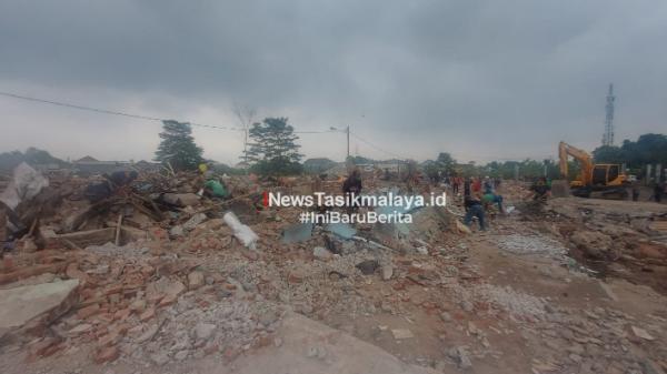 Puluhan Kios di Eks Terminal Cilembang Tasikmalaya Dirobohkan, Kasatpol PP: Pembongkaran Bertahap