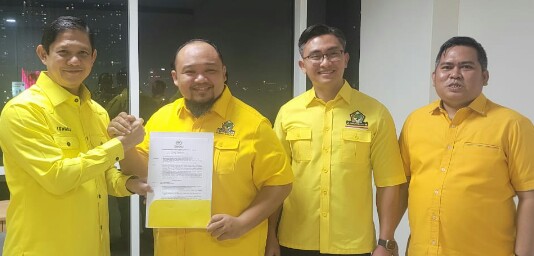 DPP Golkar Berikan Surat Tugas ke M Firaldi Akbar untuk Maju di Pilwalkot Cimahi